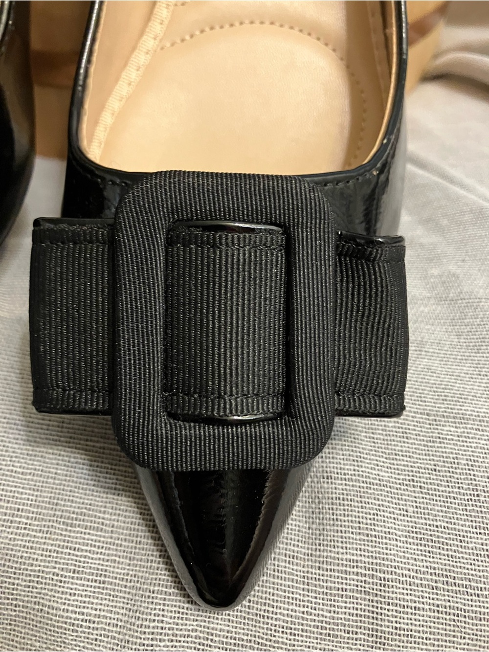 EUC Adrienne Vittadini Black Faux Patent Leather Block Heels Buckles Bow Sz 8.5 - Picture 8 of 8